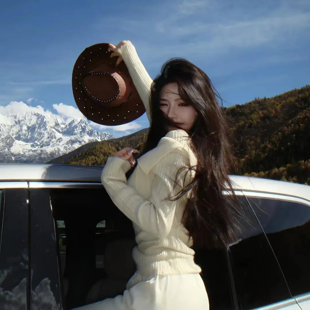 就这样，我们把金鱼放入了泳池